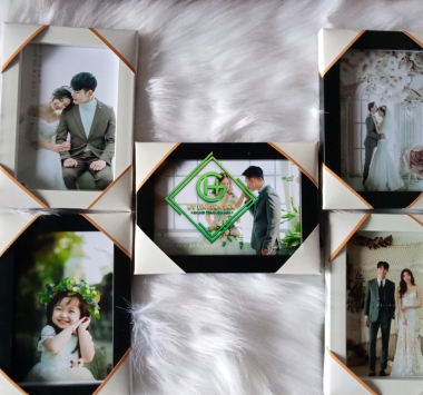 khung ảnh mẫu 071  đen trơn