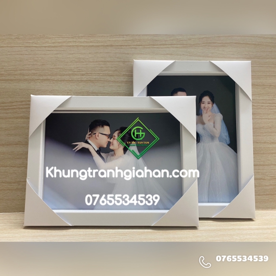 khung hình mẫu 103 trắng trơn